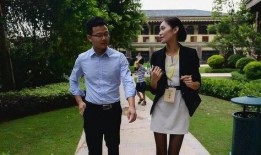 售楼小姐吃瓜,揭秘房地产界的幕后故事