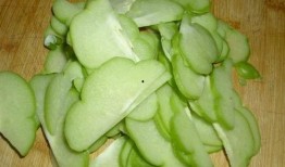 男孩吃佛手瓜好吗,男孩食用佛手瓜的益处与建议