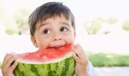 吃瓜养崽穷开心,揭秘低成本快乐生活新风尚