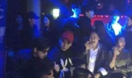 酒吧贴身吃瓜事件,一场意外的社交风波揭秘